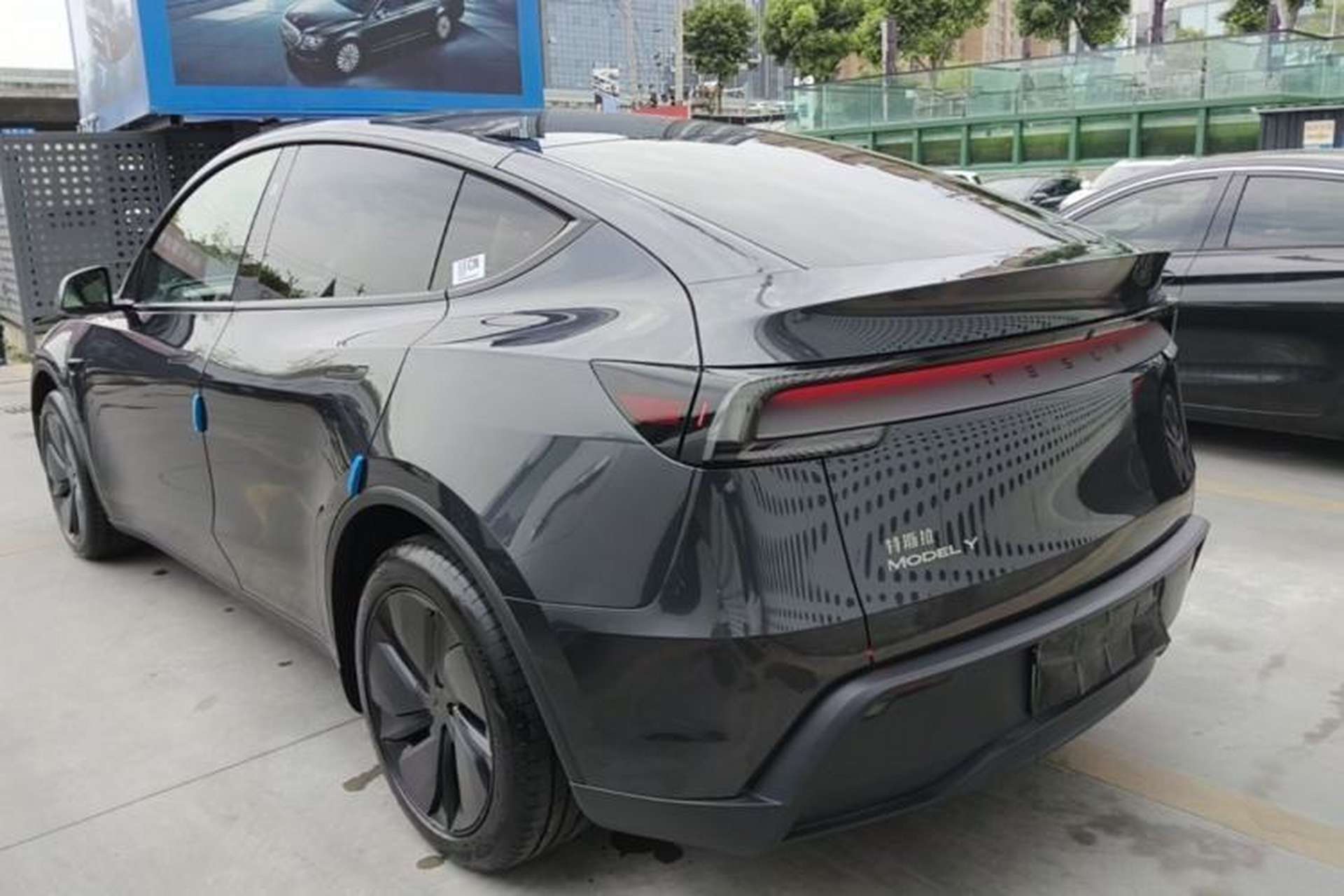Used Tesla Model Y 2025 Rear-Wheel-Drive Version Rear Left 45 Deg