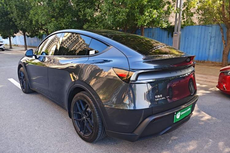 Used Tesla Model Y 2025 Long-Range All-Wheel-Drive Version Rear Left 45 Deg