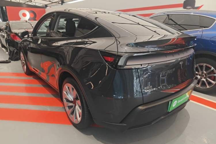 Used Tesla Model Y 2025 Rear-Wheel-Drive Version Rear Left 45 Deg