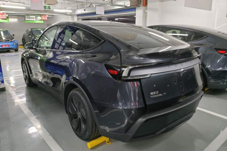Used Tesla Model Y 2025 Rear-Wheel-Drive Version Rear Left 45 Deg