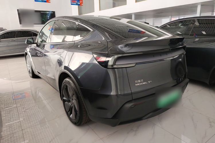 Used Tesla Model Y 2025 Long-Range All-Wheel-Drive Version Rear Left 45 Deg