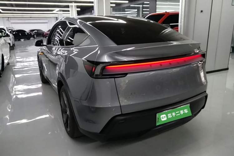 Used Tesla Model Y 2025 Rear-Wheel Drive First Edition Rear Left 45 Deg