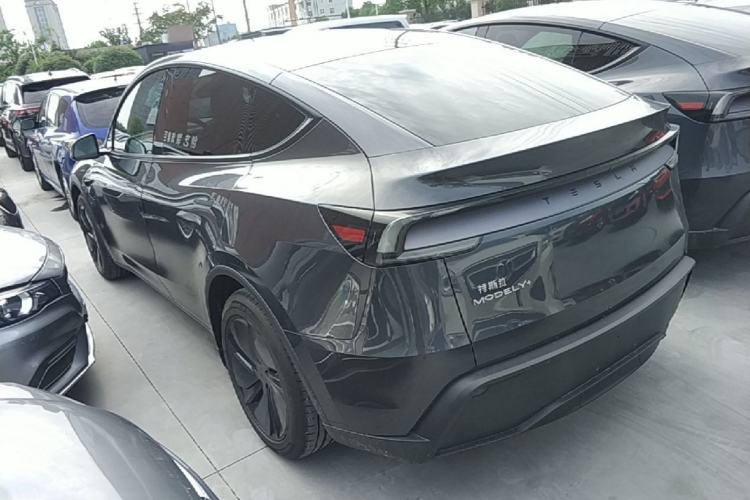 Used Tesla Model Y 2025 Long-Range All-Wheel-Drive Version Rear Left 45 Deg