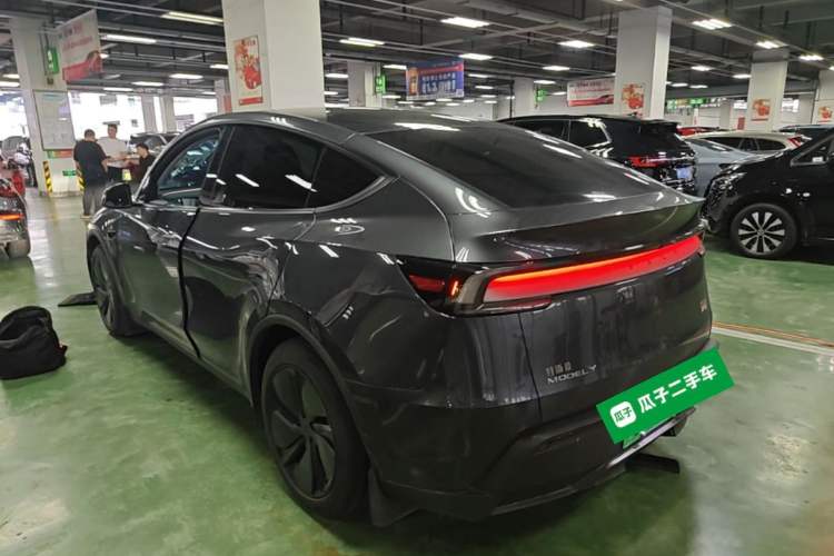 Used Tesla Model Y 2025 Rear-Wheel Drive First Edition Rear Left 45 Deg