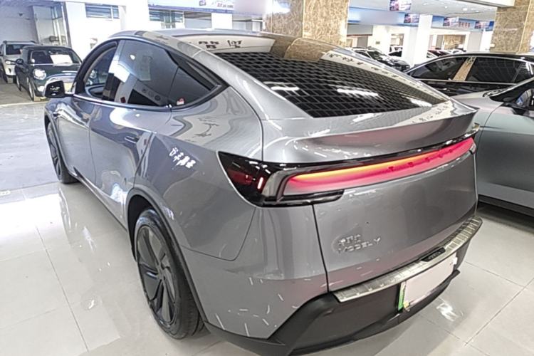 Used Tesla Model Y 2025 Rear-Wheel Drive First Edition Rear Left 45 Deg