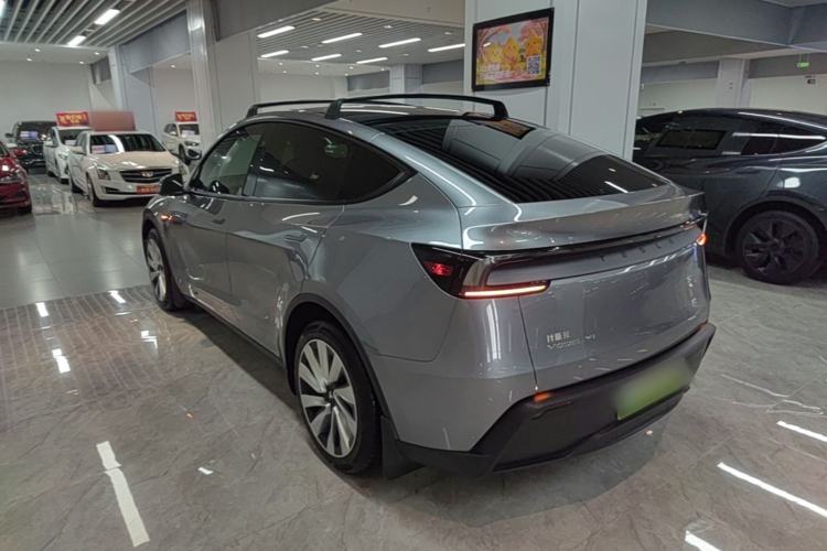 Used Tesla Model Y 2025 Long-Range All-Wheel-Drive Version Rear Left 45 Deg