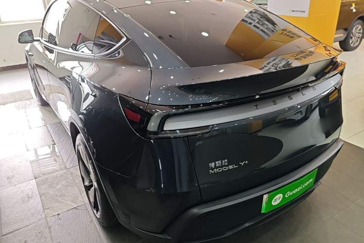 Used Tesla Model Y 2025 Long-Range All-Wheel-Drive Version Rear Left 45 Deg