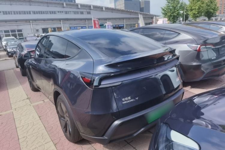 Used Tesla Model Y 2025 Rear-Wheel Drive First Edition Rear Left 45 Deg