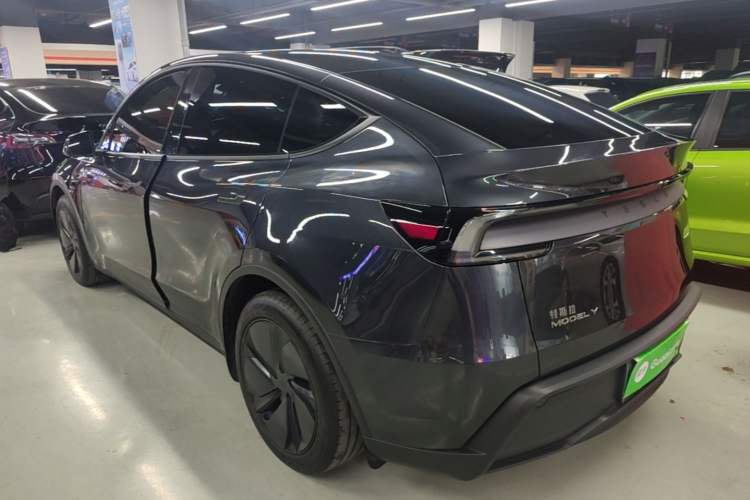 Used Tesla Model Y 2025 Rear-Wheel-Drive Version Rear Left 45 Deg