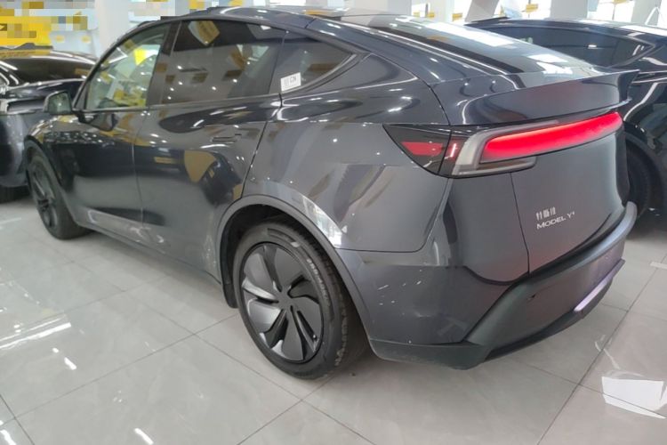 Used Tesla Model Y 2025 Long-Range All-Wheel-Drive Version Rear Left 45 Deg