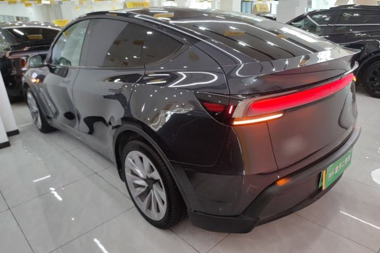 Used Tesla Model Y 2025 Long-Range All-Wheel-Drive Version Rear Left 45 Deg