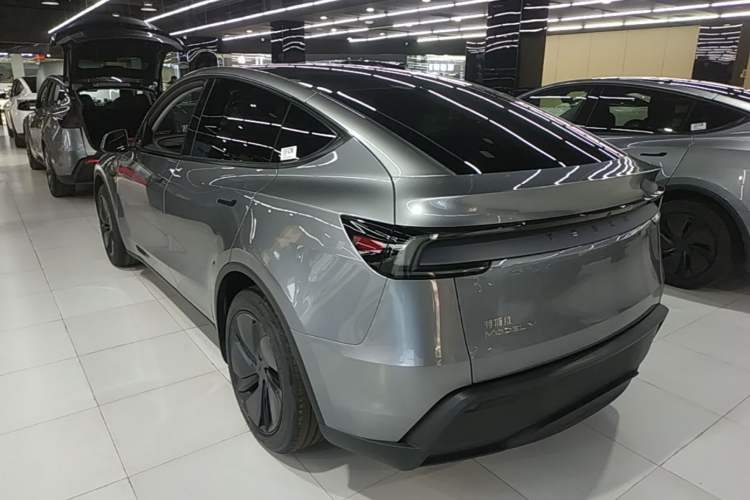 Used Tesla Model Y 2025 Rear-Wheel-Drive Version Rear Left 45 Deg