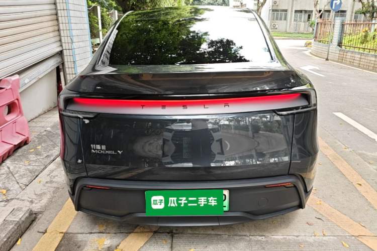 Used Tesla Model Y 2025 Rear-Wheel-Drive Version Rear