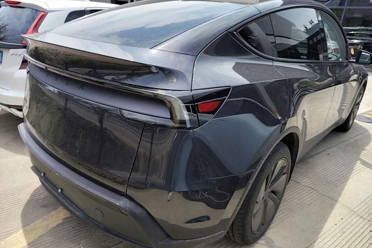Used Tesla Model Y 2025 Rear-Wheel-Drive Version Rear Right 45 Deg