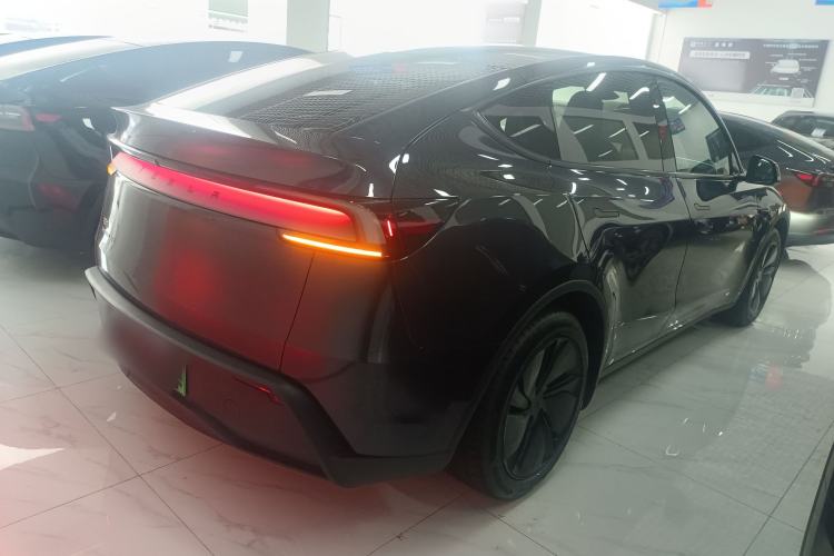 Used Tesla Model Y 2025 Long-Range All-Wheel-Drive Version Rear Right 45 Deg