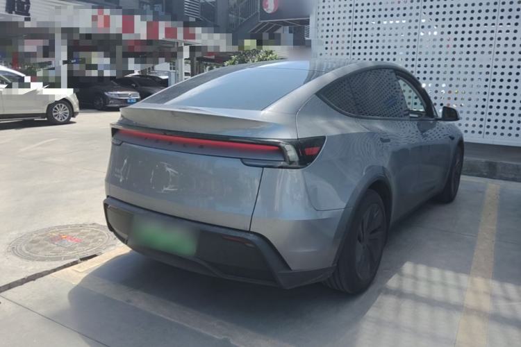 Used Tesla Model Y 2025 Rear-Wheel-Drive Version Rear Right 45 Deg