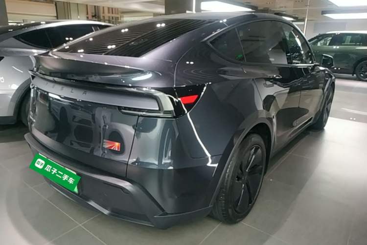 Used Tesla Model Y 2025 Long-Range All-Wheel-Drive Version Rear Right 45 Deg