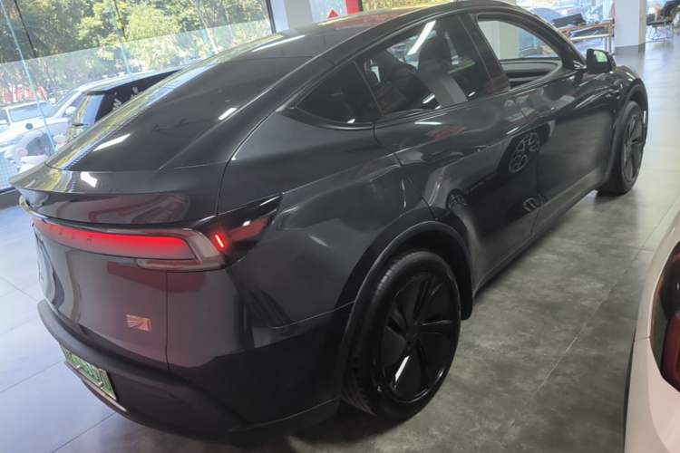 Used Tesla Model Y 2025 Rear-Wheel Drive First Edition Rear Right 45 Deg