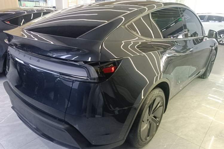 Used Tesla Model Y 2025 Rear-Wheel-Drive Version Rear Right 45 Deg