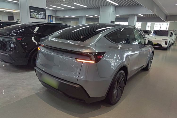 Used Tesla Model Y 2025 Updated Version Long-Range All-Wheel Drive Rear Right 45 Deg