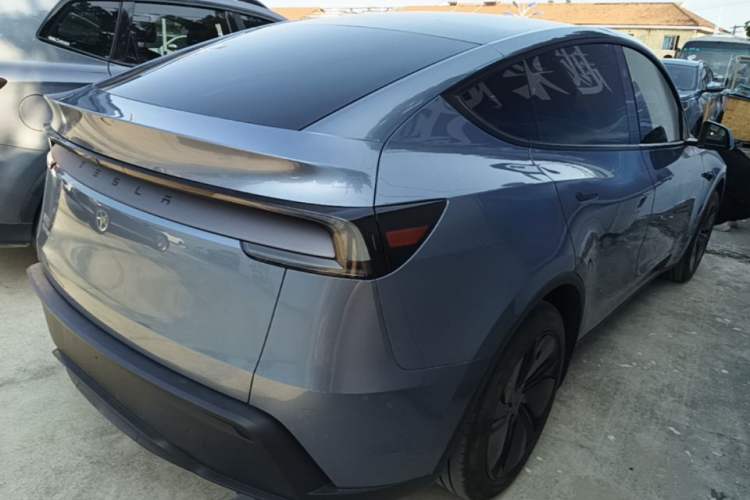 Used Tesla Model Y 2025 Rear-Wheel-Drive Version Rear Right 45 Deg