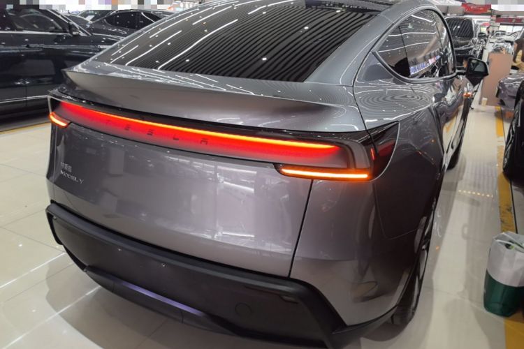 Used Tesla Model Y 2025 Rear-Wheel-Drive Version Rear Right 45 Deg