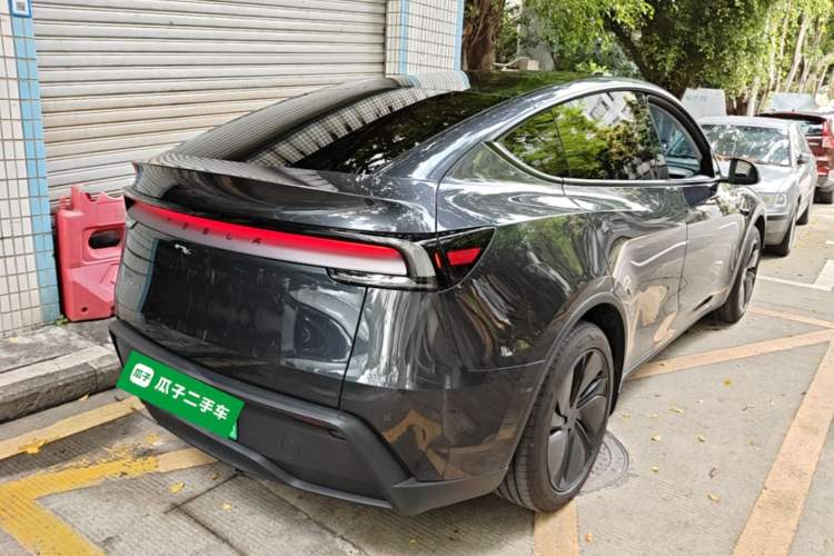 Used Tesla Model Y 2025 Rear-Wheel-Drive Version Rear Right 45 Deg