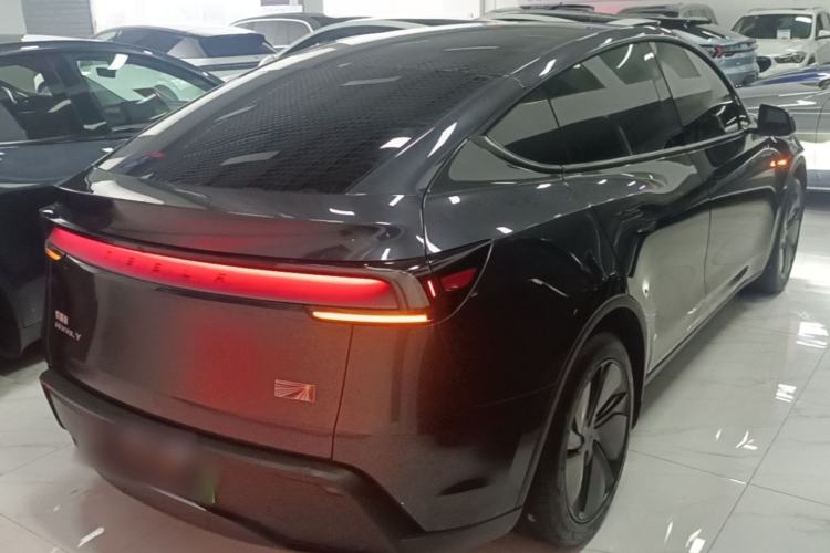 Used Tesla Model Y 2025 Rear-Wheel Drive First Edition Rear Right 45 Deg