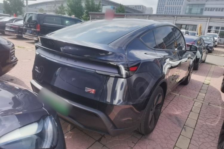 Used Tesla Model Y 2025 Rear-Wheel Drive First Edition Rear Right 45 Deg