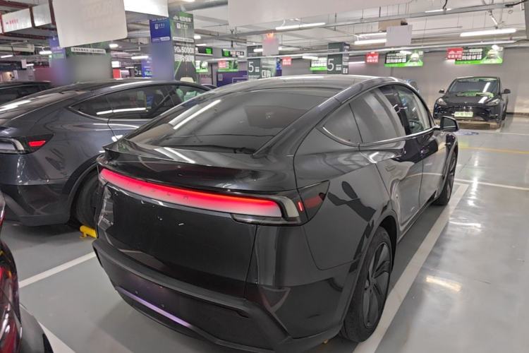 Used Tesla Model Y 2025 Rear-Wheel-Drive Version Rear Right 45 Deg