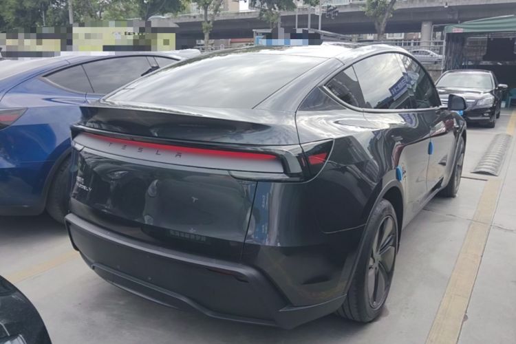 Used Tesla Model Y 2025 Rear-Wheel-Drive Version Rear Right 45 Deg
