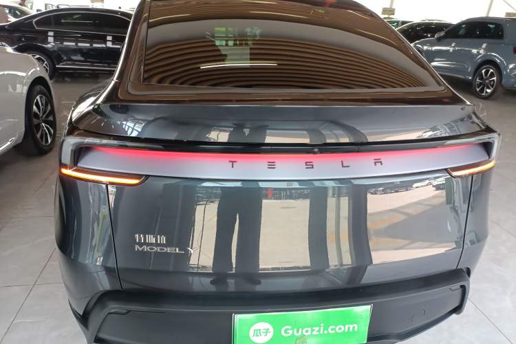 Used Tesla Model Y 2025 Rear-Wheel-Drive Version Rear