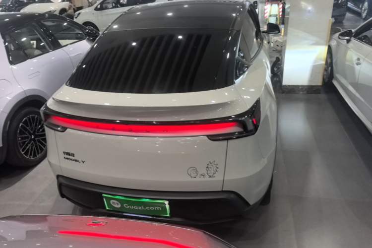 Used Tesla Model Y 2025 Rear-Wheel-Drive Version Rear