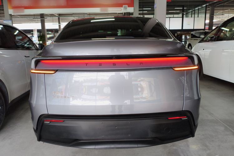 Used Tesla Model Y 2025 Rear-Wheel-Drive Version
