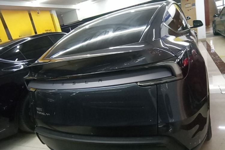 Used Tesla Model Y 2025 Long-Range All-Wheel-Drive Version Rear