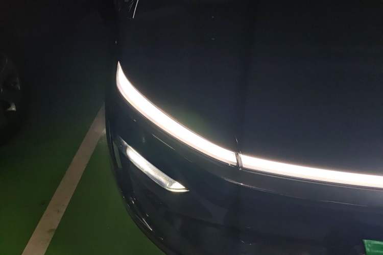 Used Tesla Model Y 2025 Rear-Wheel Drive First Edition Right Front Headlight