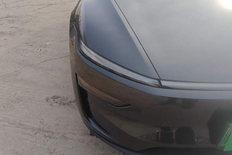 Used Tesla Model Y 2025 Rear-Wheel-Drive Version Right Front Headlight