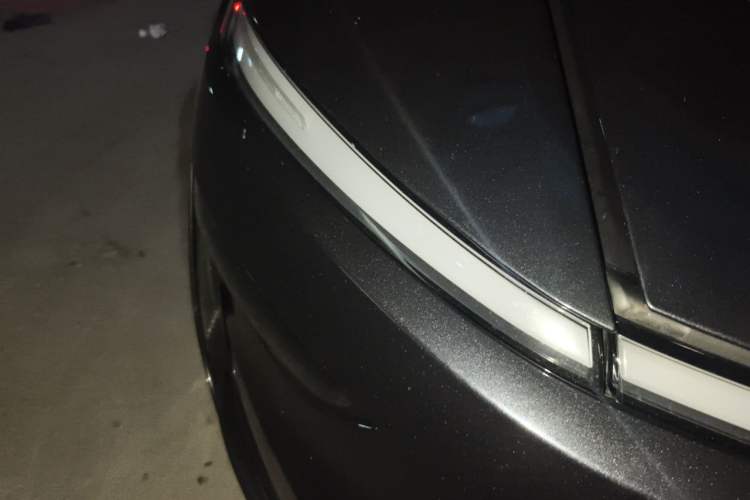 Used Tesla Model Y 2025 Rear-Wheel Drive First Edition Right Front Headlight