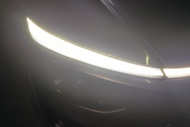 Used Tesla Model Y 2025 Rear-Wheel-Drive Version Right Front Headlight