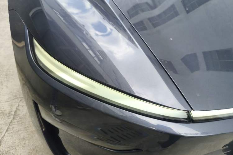 Used Tesla Model Y 2025 Long-Range All-Wheel Drive First Edition Right Front Headlight