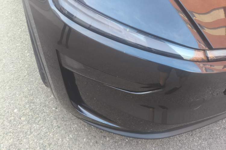 Used Tesla Model Y 2025 Long-Range All-Wheel-Drive Version Right Front Headlight