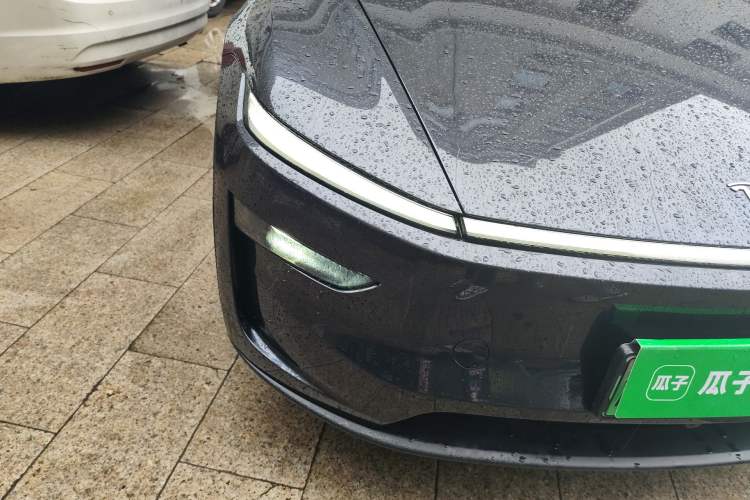 Used Tesla Model Y 2025 Rear-Wheel-Drive Version Right Front Headlight