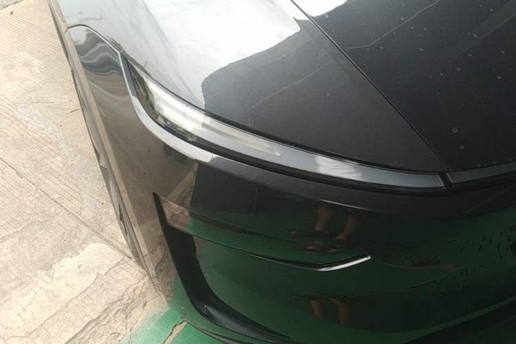 Used Tesla Model Y 2025 Rear-Wheel Drive First Edition Right Front Headlight
