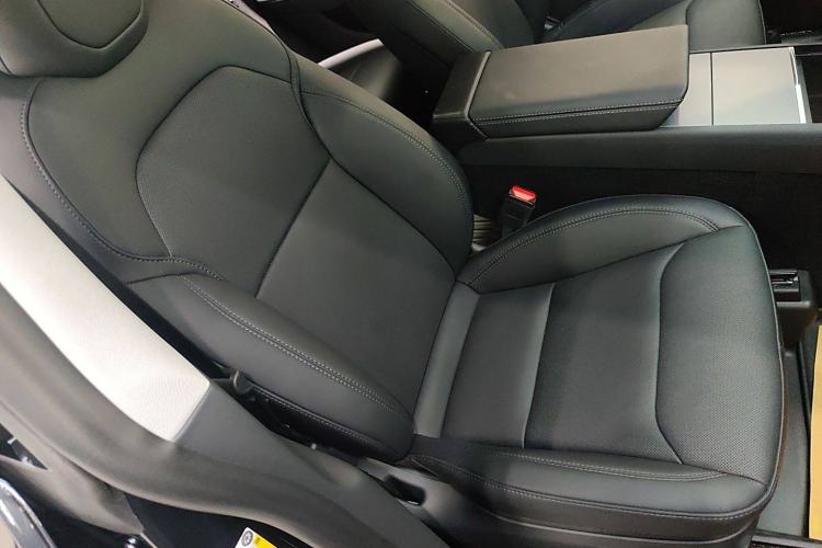Used Tesla Model Y 2025 Rear-Wheel Drive First Edition Right Front Seat