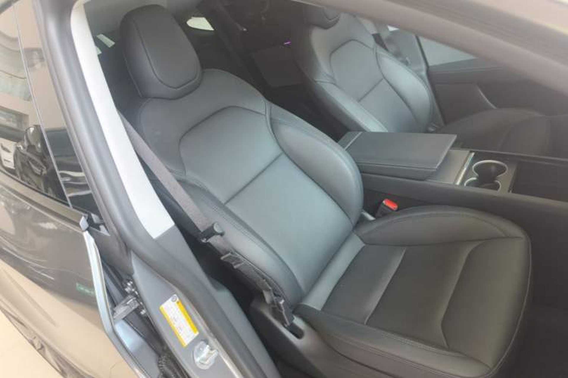 Used Tesla Model Y 2025 Rear-Wheel-Drive Version Right Front Seat