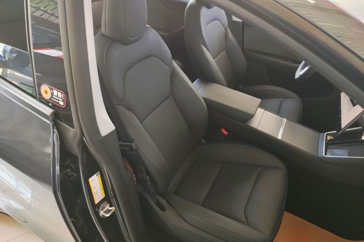 Used Tesla Model Y 2025 Rear-Wheel-Drive Version Right Front Seat