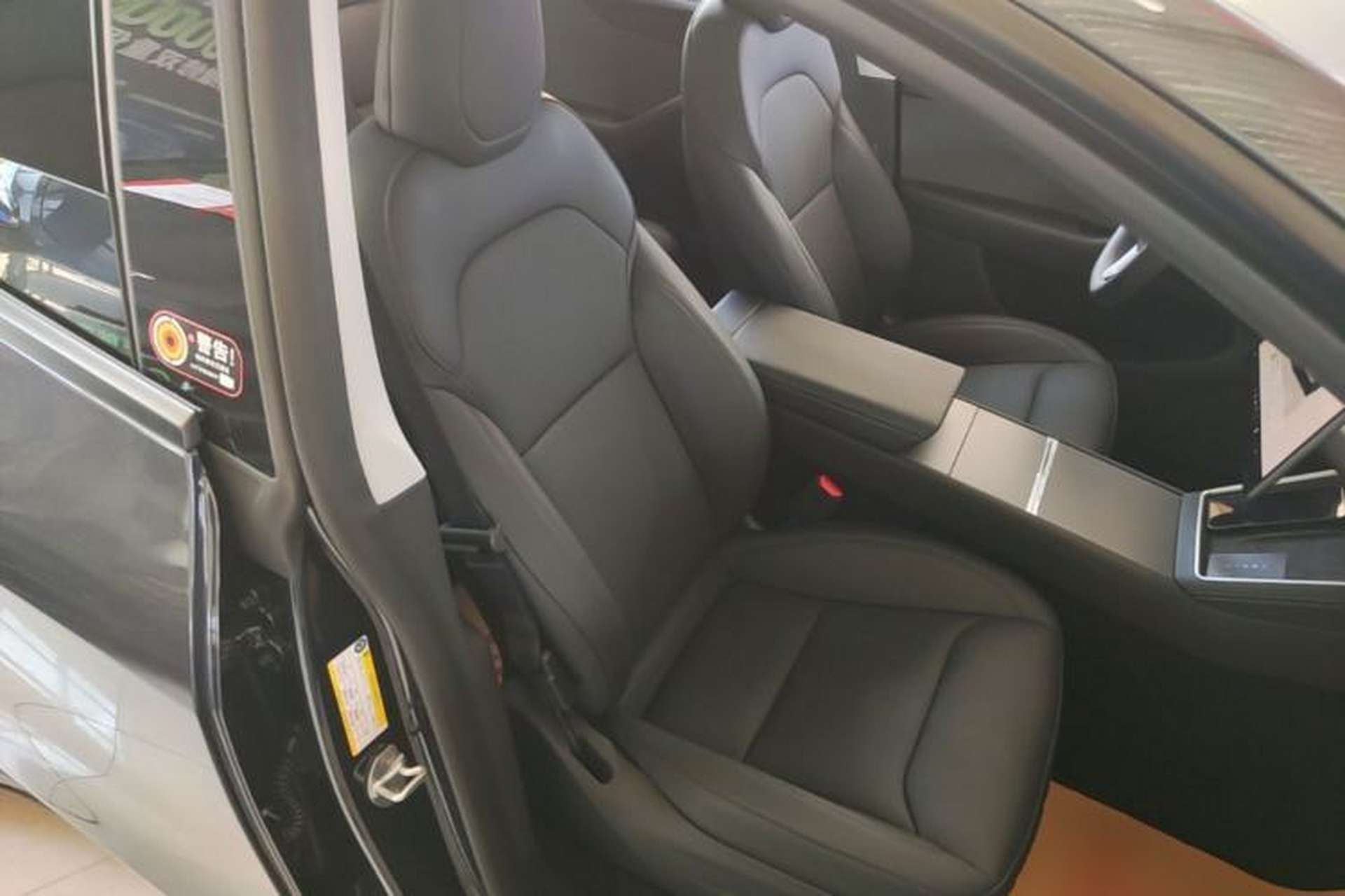 Used Tesla Model Y 2025 Rear-Wheel-Drive Version Right Front Seat