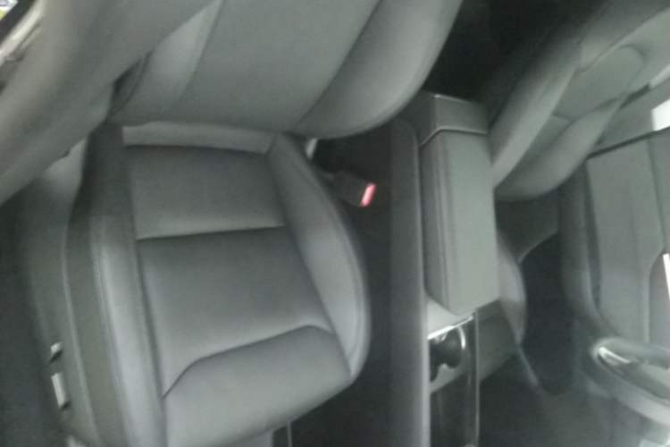 Used Tesla Model Y 2025 Rear-Wheel-Drive Version Right Front Seat