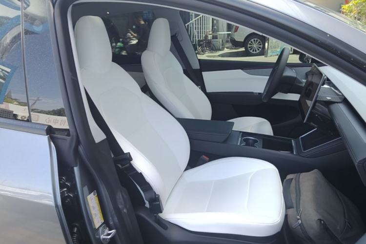 Used Tesla Model Y 2025 Rear-Wheel-Drive Version Right Front Seat