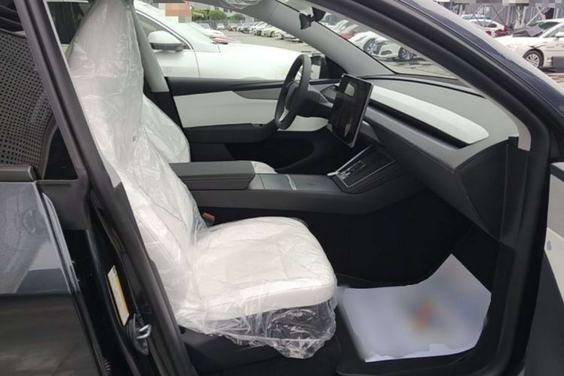 Used Tesla Model Y 2025 Rear-Wheel-Drive Version Right Front Seat